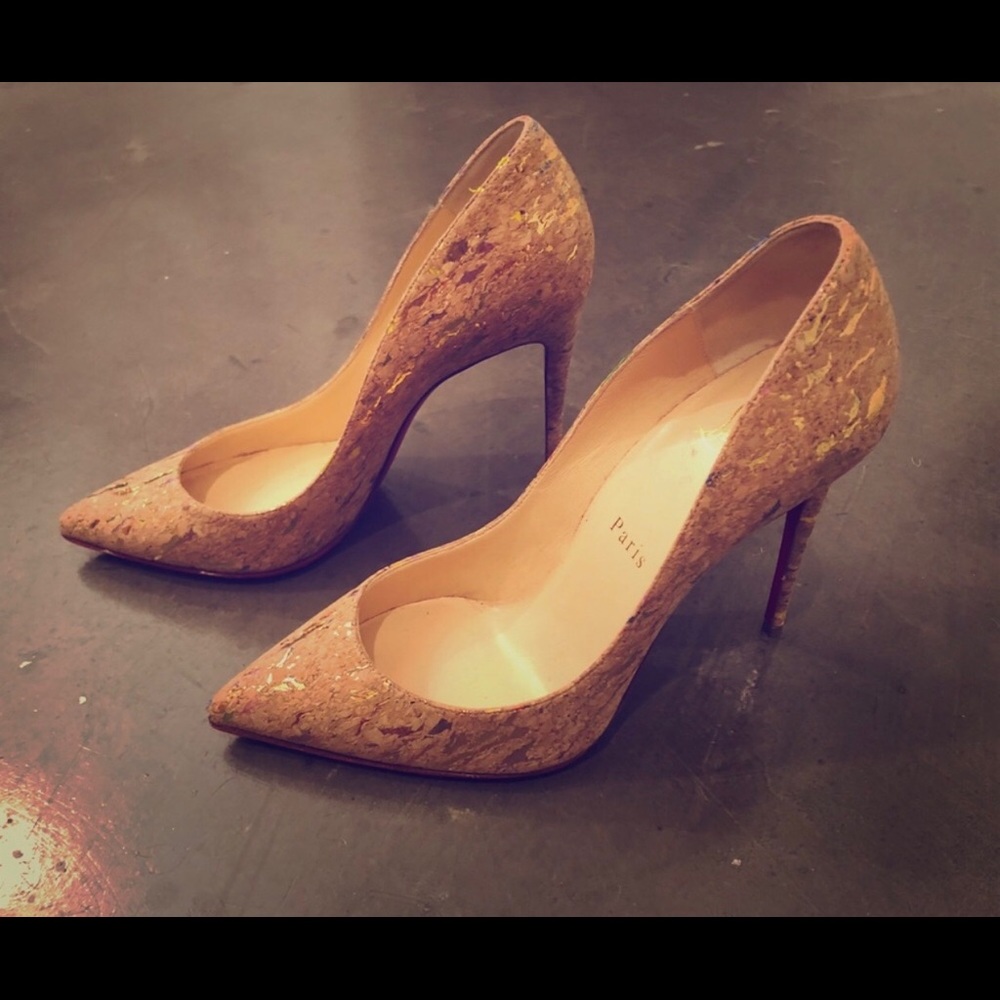 100% AUTHENTIC Christian Louboutin Pigalle heels.